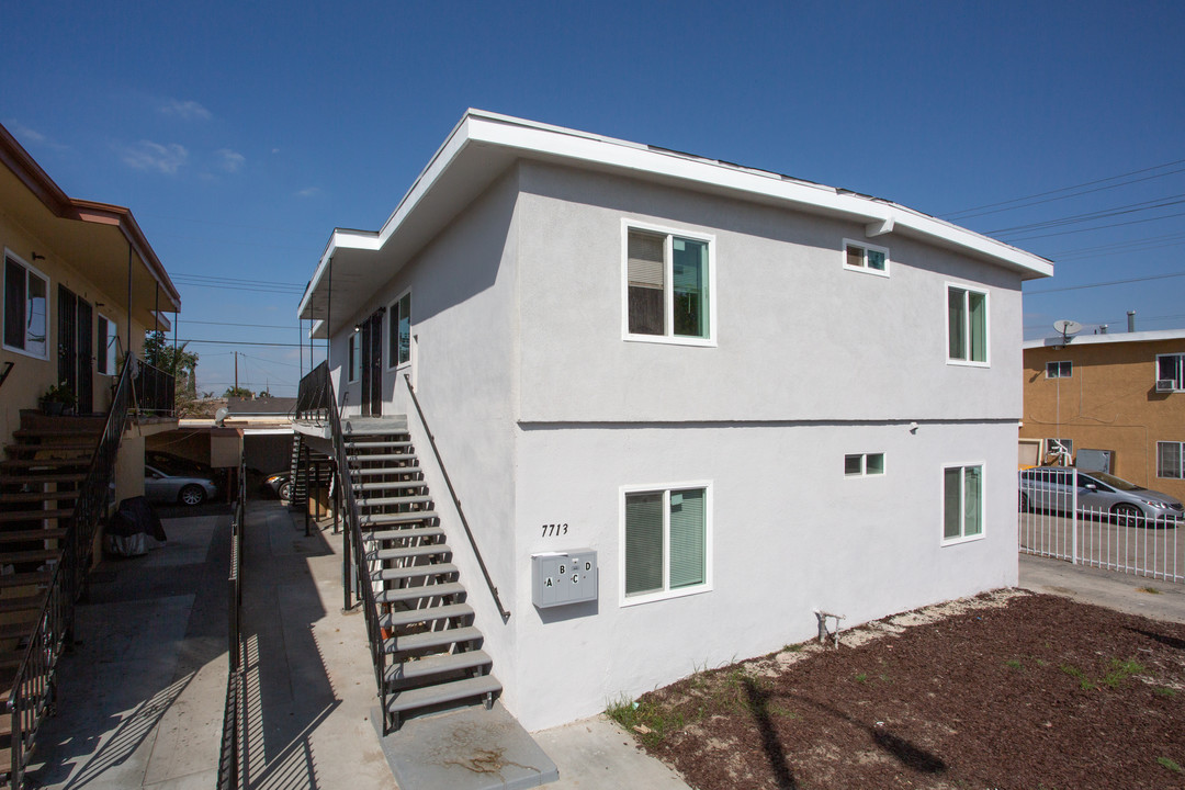 7713 Walker Ave in Cudahy, CA - Building Photo