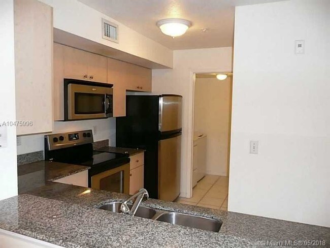 2520 Centergate Dr-Unit -306 in Miramar, FL - Building Photo - Building Photo