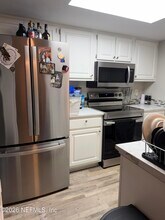 7665 Jana Ln S in Jacksonville, FL - Building Photo - Building Photo