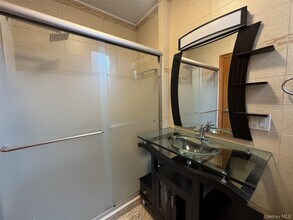 713 Yonkers Ave in Yonkers, NY - Building Photo - Building Photo