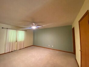 4679 Barrington Dr in Springfield, IL - Building Photo - Building Photo