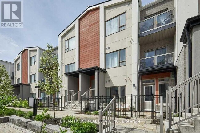 60-60 Orchid Pl Dr in Toronto, ON - Building Photo - Building Photo