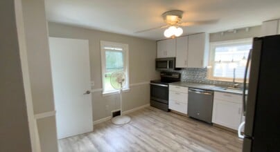 73 Kenway Dr in Springfield, MA - Building Photo - Building Photo