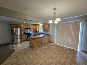 147 Alydar Dr in North Liberty, IA - Building Photo - Building Photo