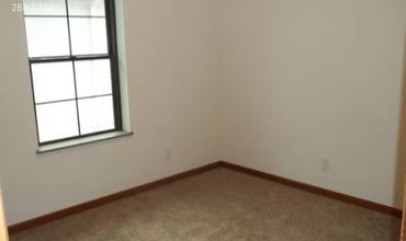 609 1st Ave SW-Unit -D in Cedar Rapids, IA - Foto de edificio - Building Photo