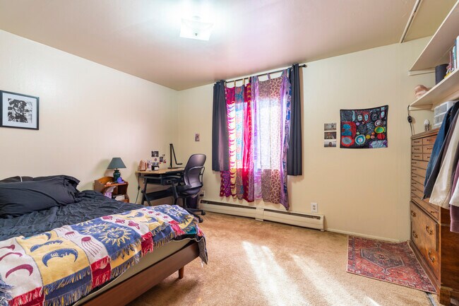 819 Brown St in Ann Arbor, MI - Building Photo - Interior Photo