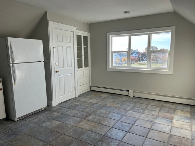 21 Carney St in Medford, MA - Building Photo - Building Photo