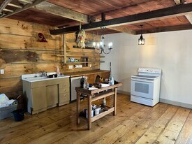 106 Wheelock Ave in Millbury, MA - Building Photo