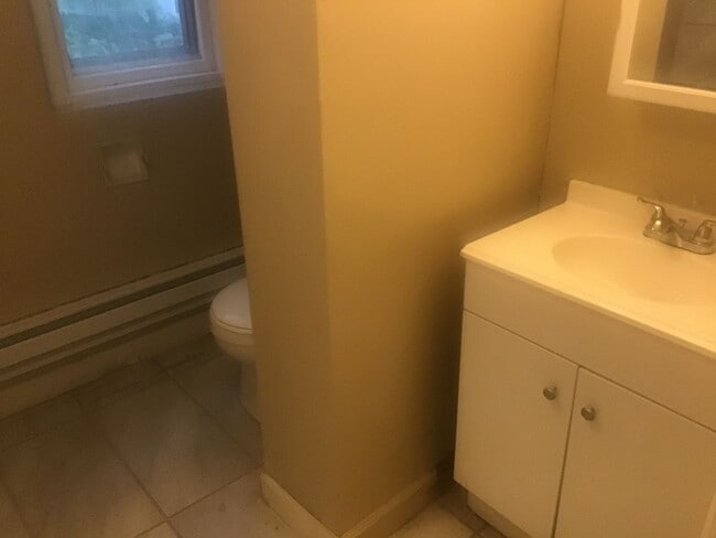 property at 1435 W Arthur Ave