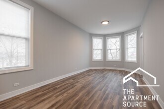 2937 N Ashland Ave in Chicago, IL - Building Photo - Building Photo