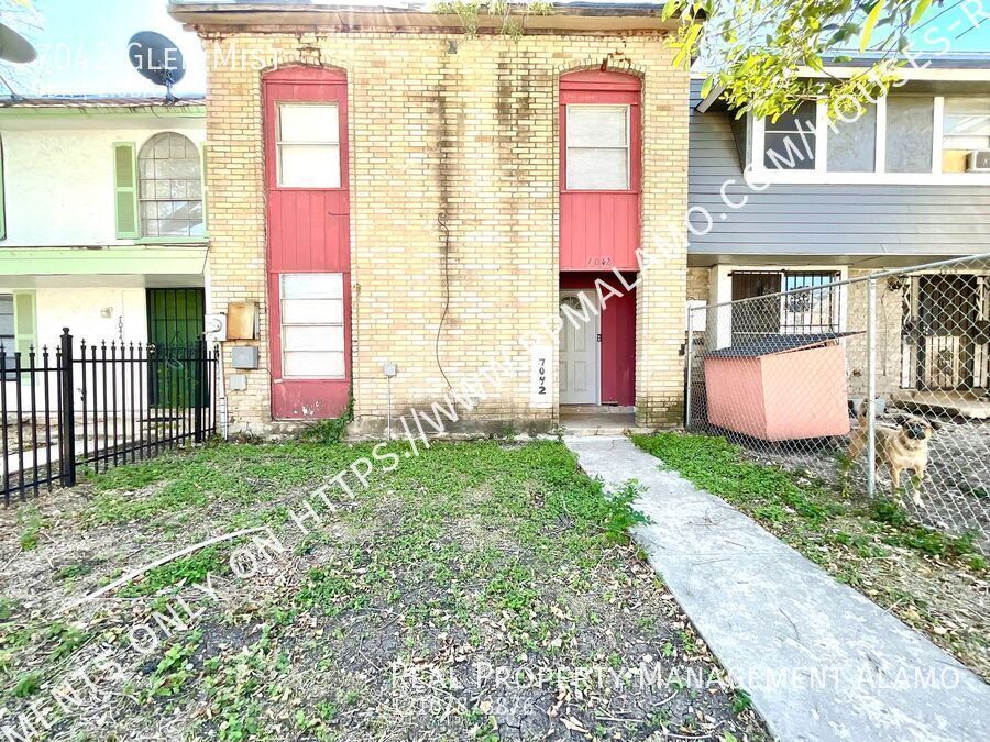 7042 Glen Mist in San Antonio, TX - Building Photo