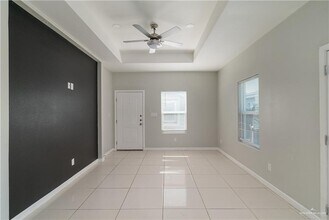 405 W Rutherford Ave-Unit -3 in Edinburg, TX - Foto de edificio - Building Photo