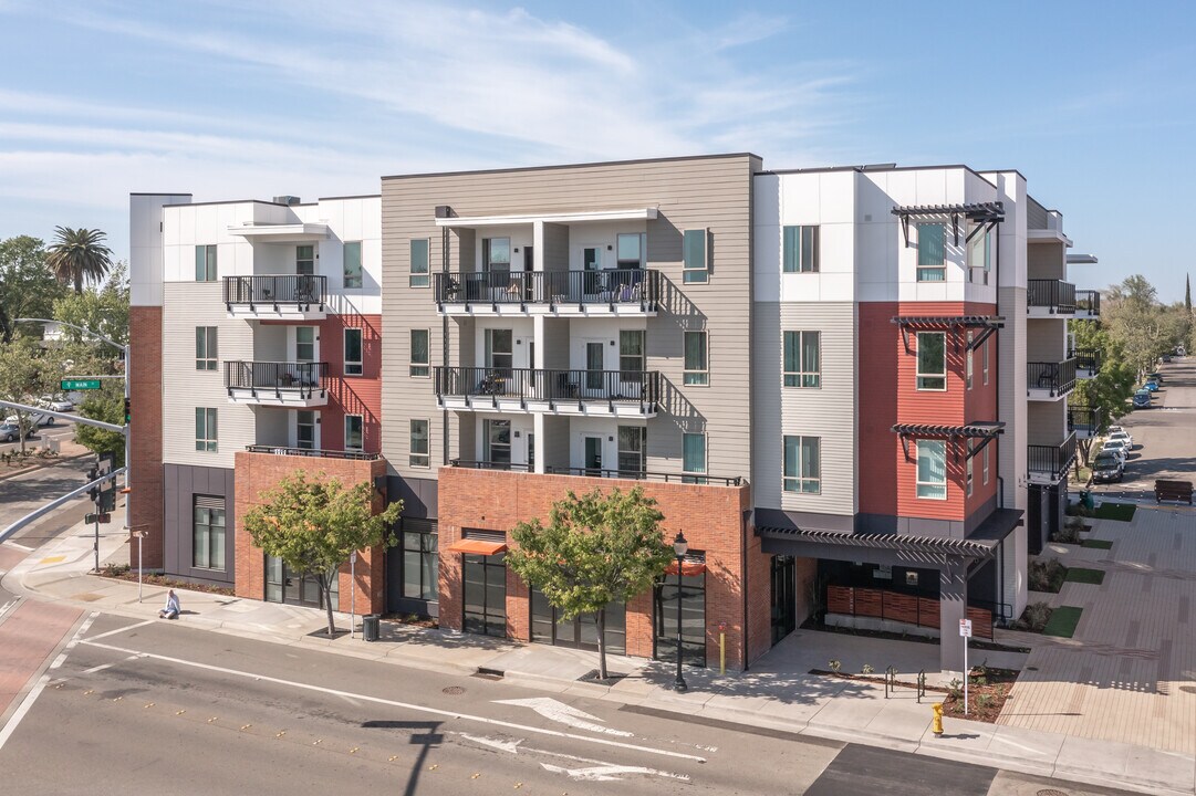 Main Street Plaza Apartments in Roseville, CA - Building Photo