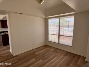 7740 W Flower St in Phoenix, AZ - Building Photo - Building Photo