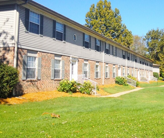 Lakeside at Walnut Hills in Plainfield, IN - Foto de edificio - Building Photo