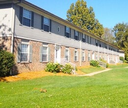 Lakeside at Walnut Hills in Plainfield, IN - Building Photo - Building Photo