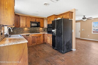 697 Castaways St NE in Palm Bay, FL - Building Photo - Building Photo