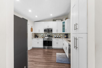 738 NW 42nd Way in Deerfield Beach, FL - Foto de edificio - Building Photo