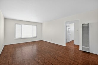 117 Santa Lucia Ave in San Bruno, CA - Foto de edificio - Building Photo