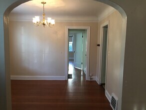 2420 NE 15th Ave, Unit 4 in Portland, OR - Building Photo - Building Photo