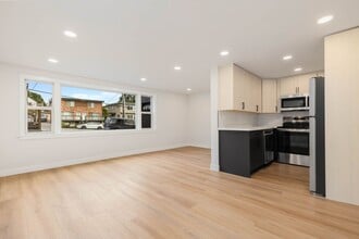 6721 24th Ave NW in Seattle, WA - Building Photo - Building Photo