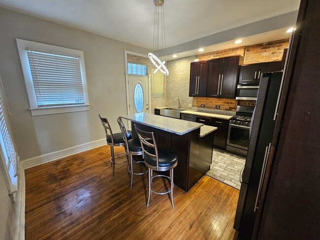 943 Highland St in Columbus, OH - Foto de edificio - Building Photo