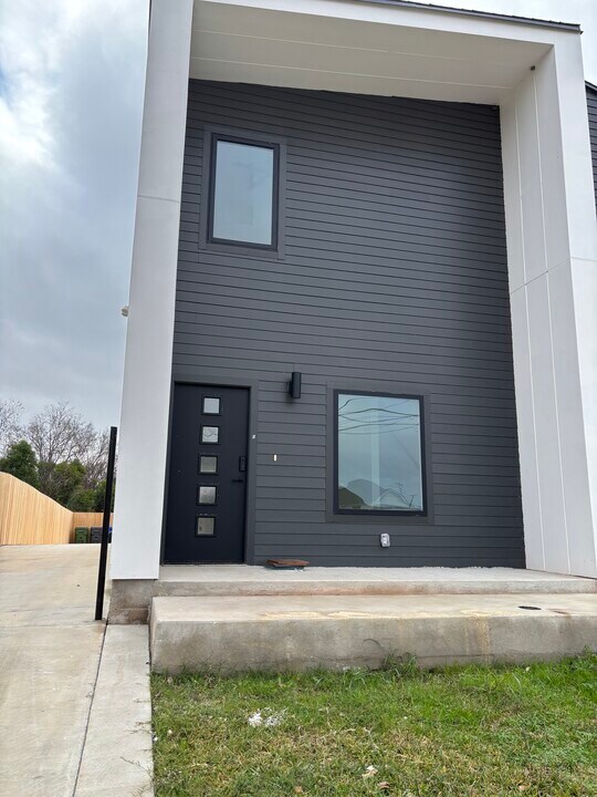 1114 Primrose Dr in Waco, TX - Building Photo