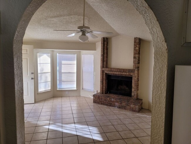 910 Destello Rd in El Paso, TX - Building Photo - Building Photo