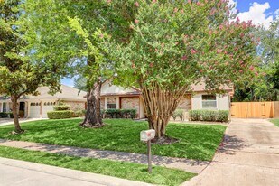 9006 Stone Brook Ln in Houston, TX - Building Photo