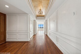 180 E Pearson St in Chicago, IL - Building Photo - Building Photo