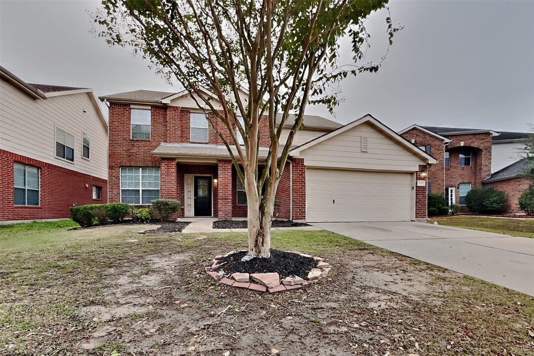 21415 Flower Valley Cir in Spring, TX - Building Photo
