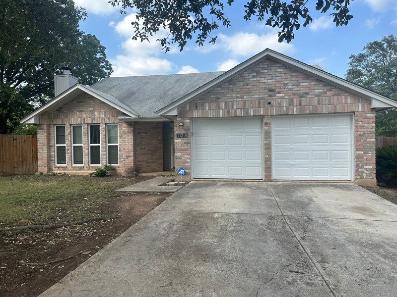 11310 Forest Summit in Live Oak, TX - Building Photo