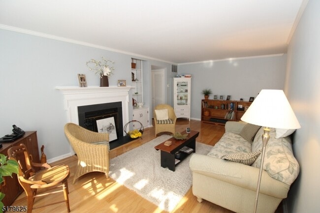 11 Heritage Dr in Chatham Township, NJ - Building Photo - Building Photo