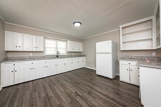 704 N Cypress St in Beebe, AR - Building Photo - Building Photo