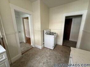 163 Summer St in Somerville, MA - Foto de edificio - Building Photo