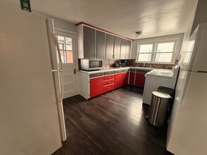 110 N Gill St in State College, PA - Building Photo - Building Photo