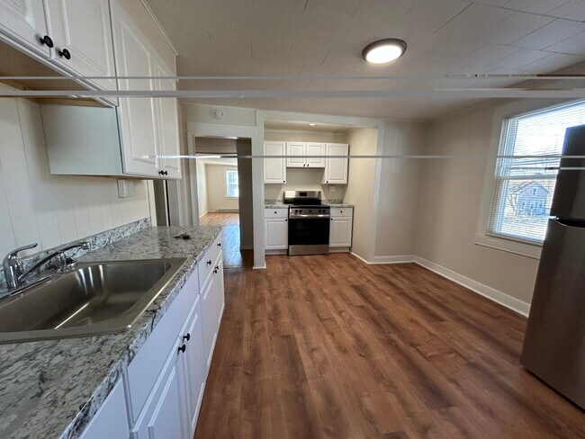 663 Pawling Ave, Unit 2L in Troy, NY - Foto de edificio - Building Photo