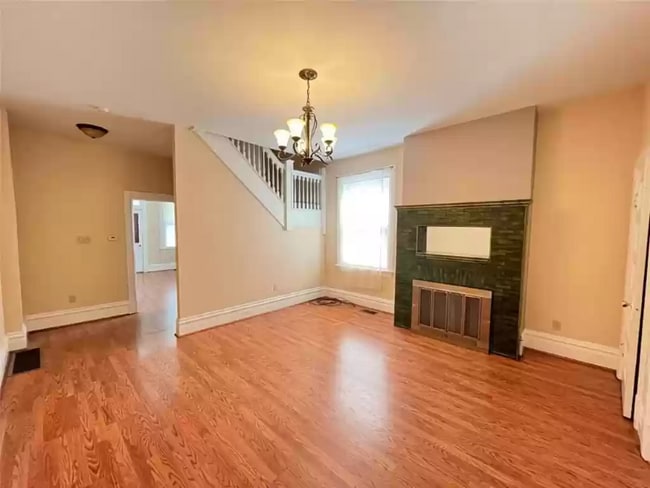 2013 Hampton St in Pittsburgh, PA - Building Photo - Building Photo