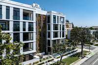 425-429 N Palm Dr in Beverly Hills, CA - Foto de edificio - Building Photo