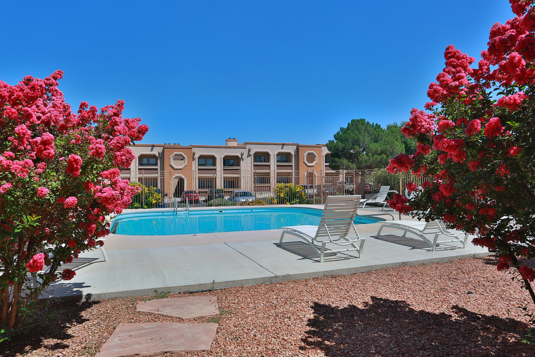 Country Crest Apartment Homes in Las Cruces, NM - Building Photo