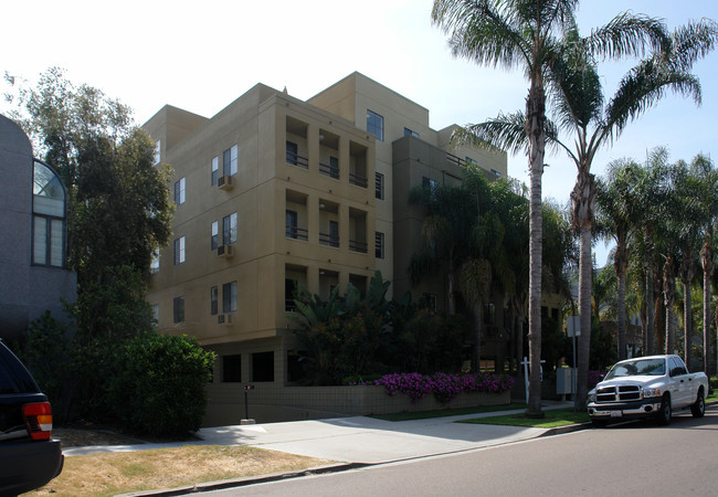 Hillcrest Palms in San Diego, CA - Building Photo - Building Photo