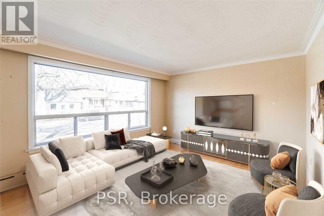 35 Twenty Fourth St in Toronto, ON - Building Photo