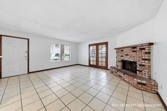 1418 Santa Margarita St in Las Vegas, NV - Building Photo - Building Photo