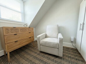 24 Fellsway W, Unit 2B in Somerville, MA - Foto de edificio - Building Photo