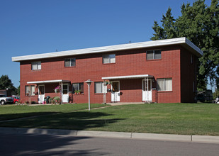 730 Pierce St S in Shakopee, MN - Foto de edificio - Building Photo