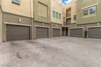 11257 Rainbow Peak Ave in Las Vegas, NV - Building Photo - Building Photo