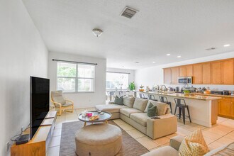 100 NW 69th Cir in Boca Raton, FL - Building Photo - Building Photo
