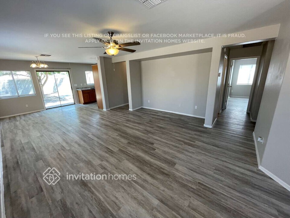 1532 W Burgess Ln in Phoenix, AZ - Building Photo