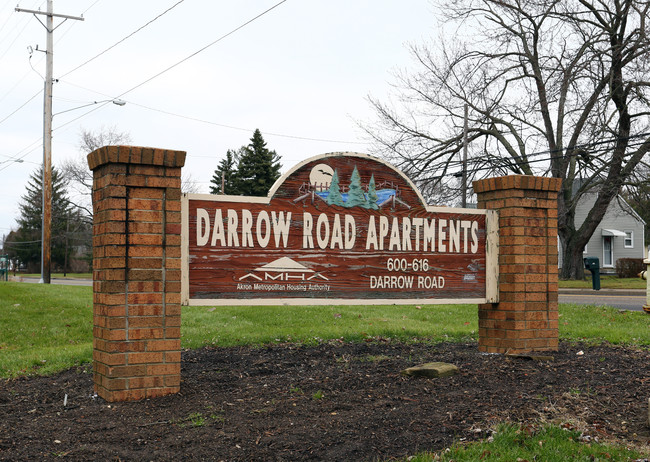 Darrow Road Apartments in Akron, OH - Building Photo - Building Photo