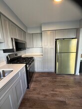 713 Pinehurst Ct, Unit The Point in Union, NJ - Foto de edificio - Building Photo